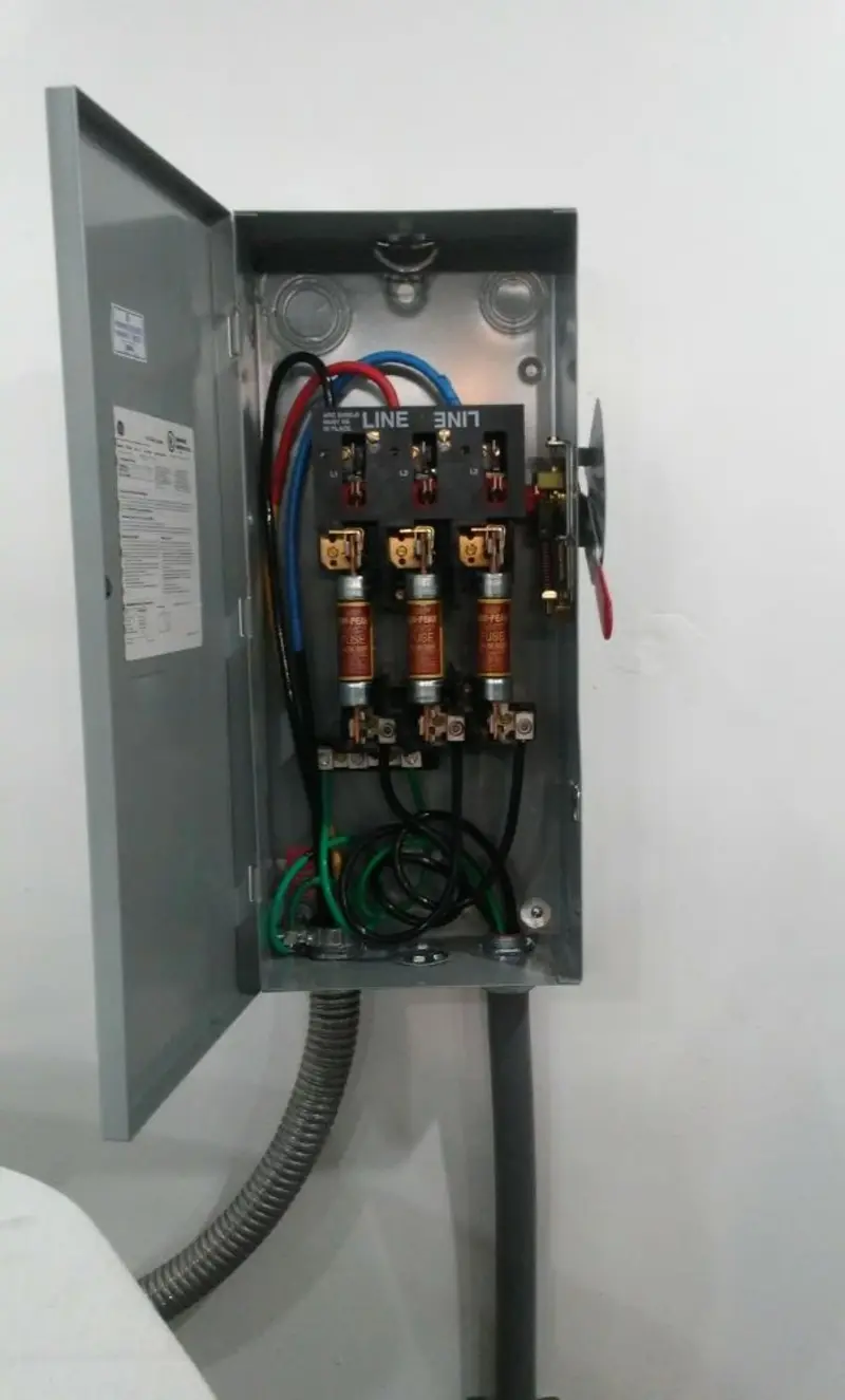 Three-phase disconnect switch installed for Electrical Wiring & Rewiring in Caddo Mills